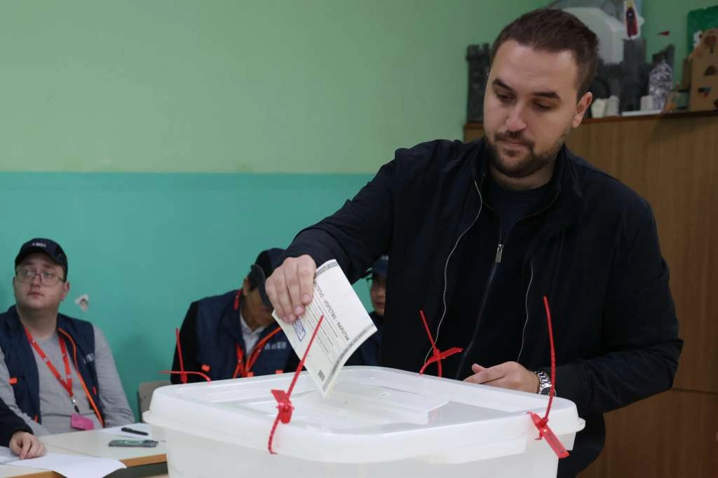 Biračka mjesta otvorena u 7.00 sati, građani biraju lokalne vlasti